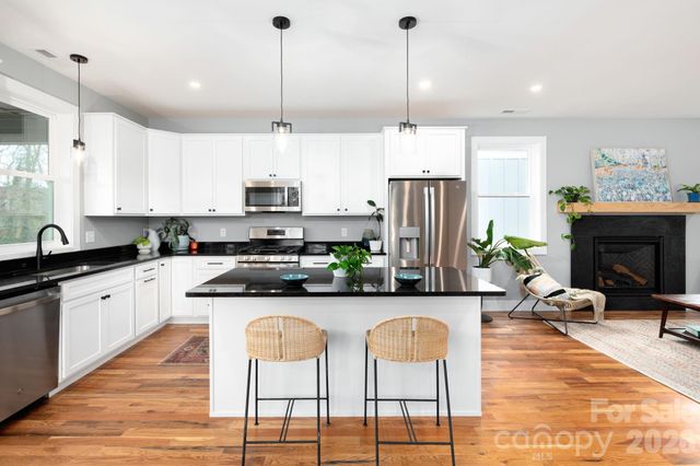 69 Vandalia Avenue, Asheville, NC 28806