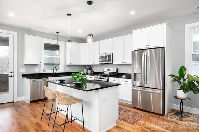 69 Vandalia Avenue, Asheville, NC 28806