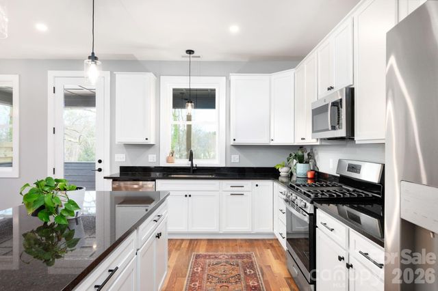 69 Vandalia Avenue, Asheville, NC 28806