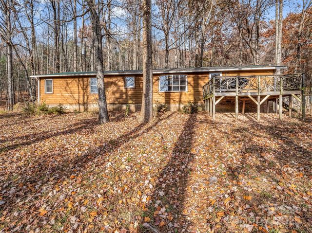 3620 Howard Gap Road, Saluda, NC 28773
