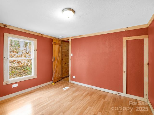 3620 Howard Gap Road, Saluda, NC 28773