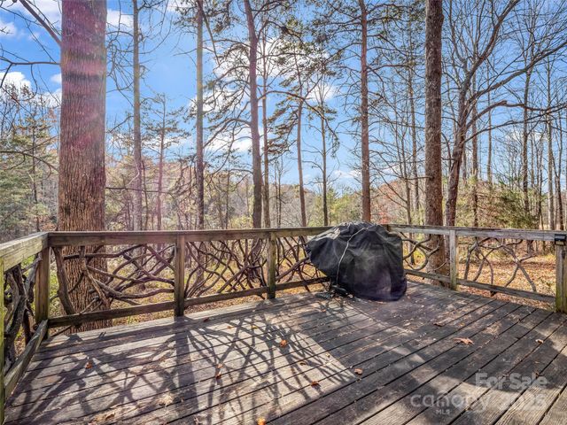 3620 Howard Gap Road, Saluda, NC 28773