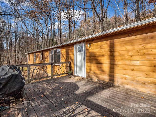 3620 Howard Gap Road, Saluda, NC 28773