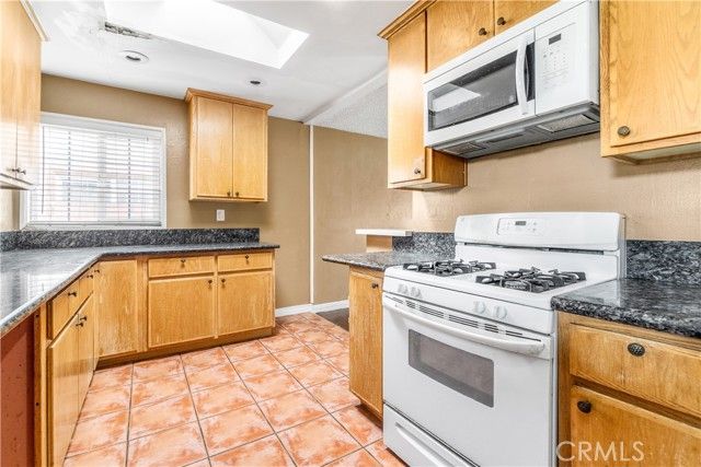 22025 Bonita, Carson, CA 90745