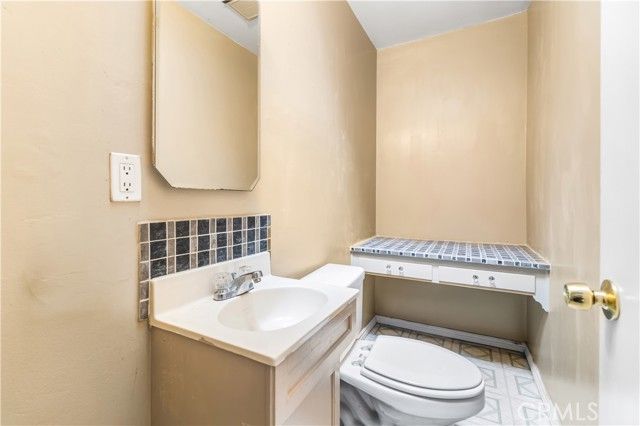 22025 Bonita, Carson, CA 90745