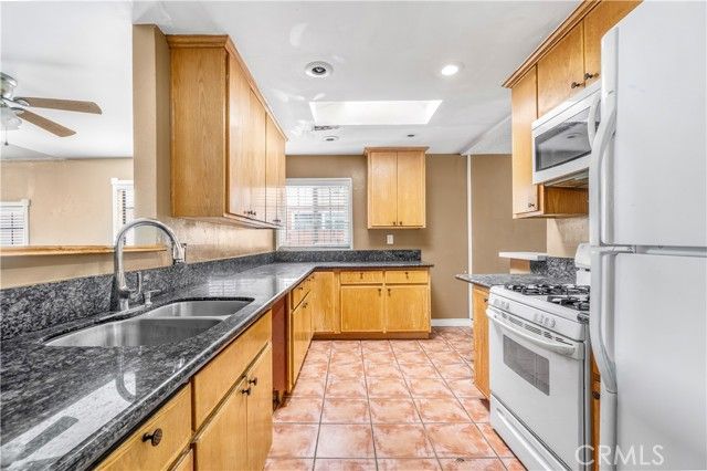 22025 Bonita, Carson, CA 90745