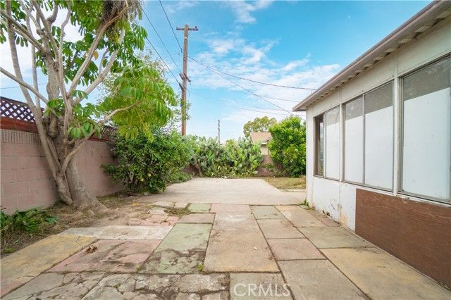 22025 Bonita, Carson, CA 90745