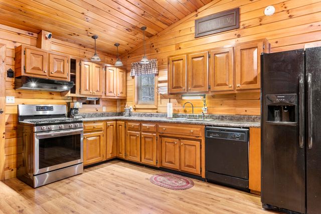 1435 Pilot Road, Stanton, KY 40380