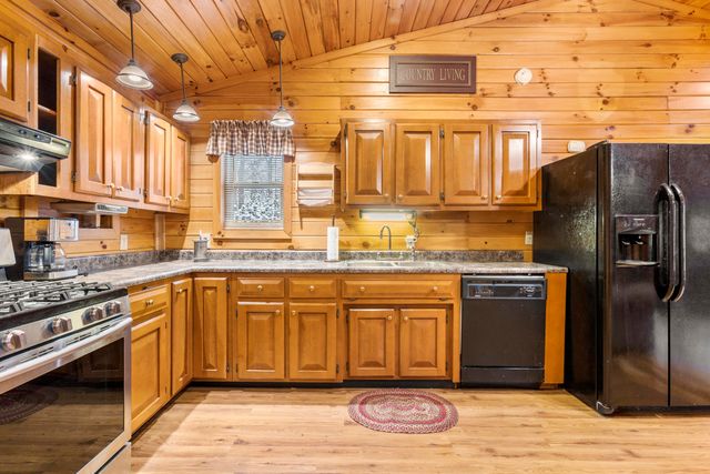 1435 Pilot Road, Stanton, KY 40380