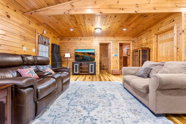 1435 Pilot Road, Stanton, KY 40380