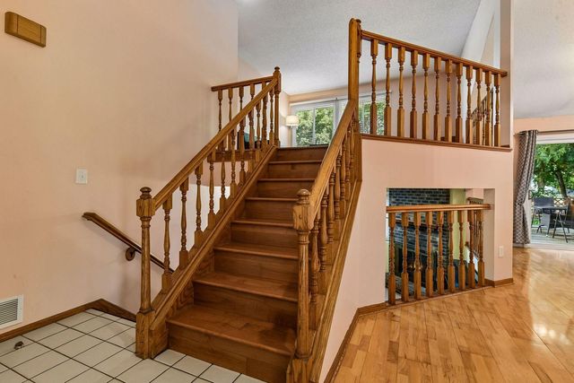 4160 Polaris Lane N, Plymouth, MN 55446