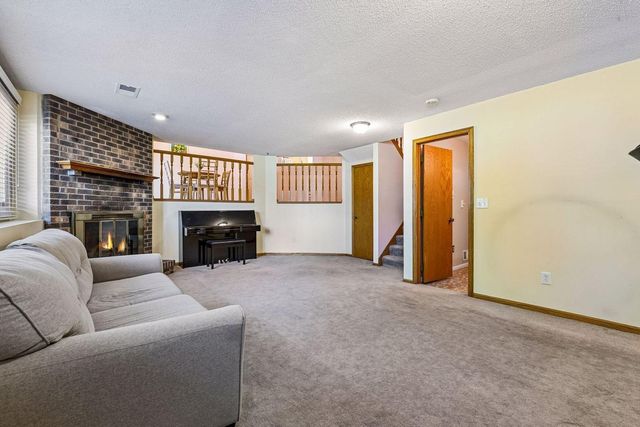 4160 Polaris Lane N, Plymouth, MN 55446
