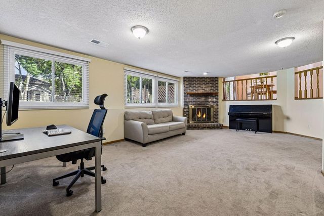 4160 Polaris Lane N, Plymouth, MN 55446
