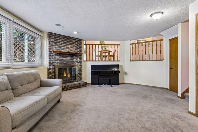 4160 Polaris Lane N, Plymouth, MN 55446