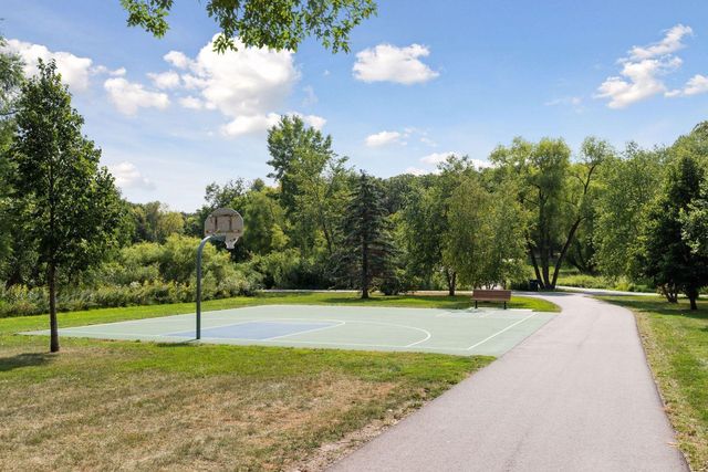 4160 Polaris Lane N, Plymouth, MN 55446
