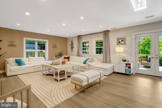 2933 FAIRMONT ST, Falls Church, VA 22042