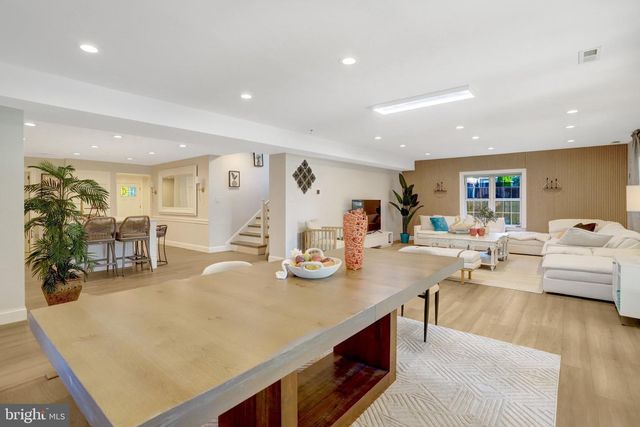 2933 FAIRMONT ST, Falls Church, VA 22042