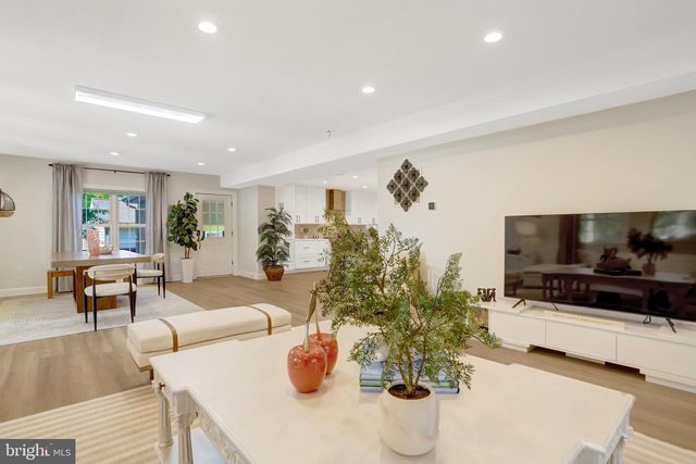 2933 FAIRMONT ST, Falls Church, VA 22042