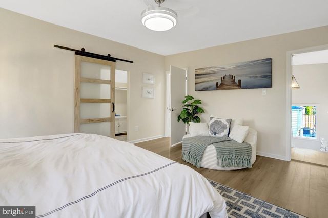2933 FAIRMONT ST, Falls Church, VA 22042