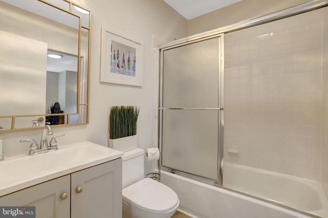2933 FAIRMONT ST, Falls Church, VA 22042