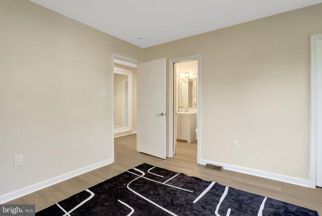 2933 FAIRMONT ST, Falls Church, VA 22042