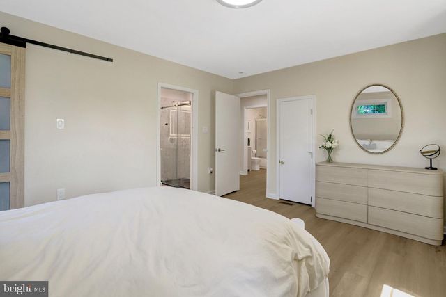 2933 FAIRMONT ST, Falls Church, VA 22042