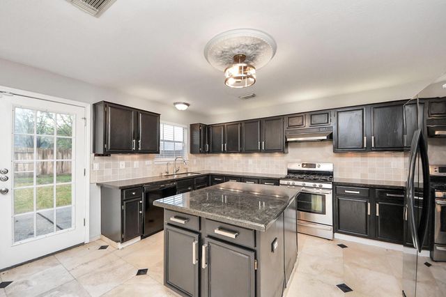 11526 Meadowchase Drive, Houston, TX 77065