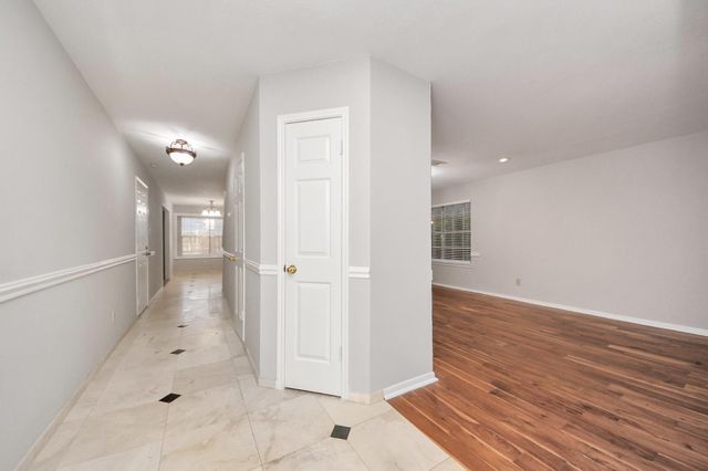 11526 Meadowchase Drive, Houston, TX 77065