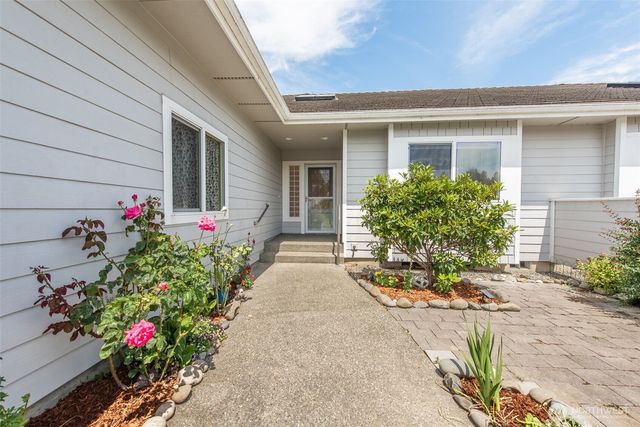 400 Blakely Blvd, Sequim, WA 98382