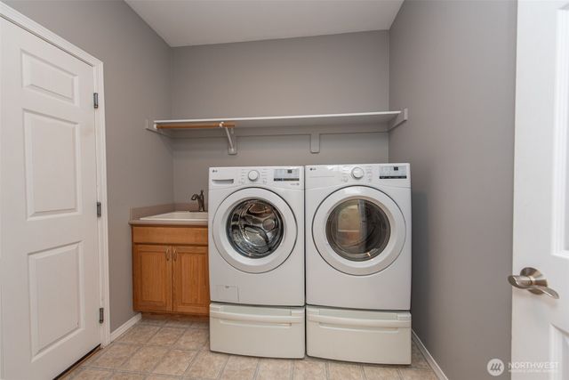 400 Blakely Blvd, Sequim, WA 98382