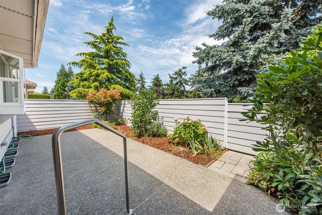 400 Blakely Blvd, Sequim, WA 98382