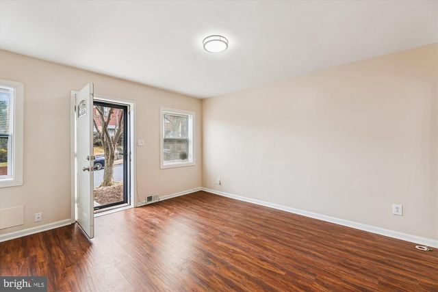 4007 1ST ST SW, Washington, DC 20032