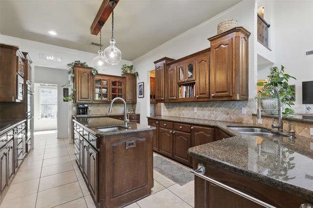 3404 Creek Crossing Drive, Weatherford, TX 76087