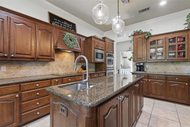 3404 Creek Crossing Drive, Weatherford, TX 76087