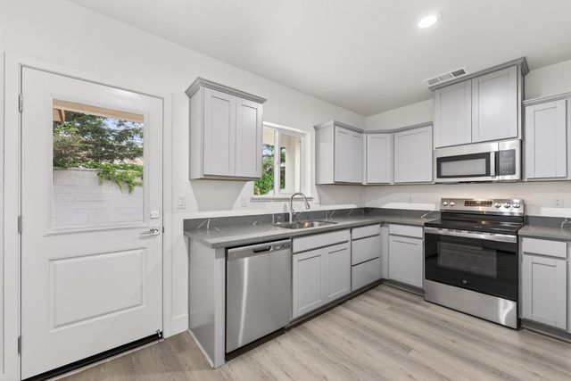 3105 Havencove Way, Modesto, CA 95355