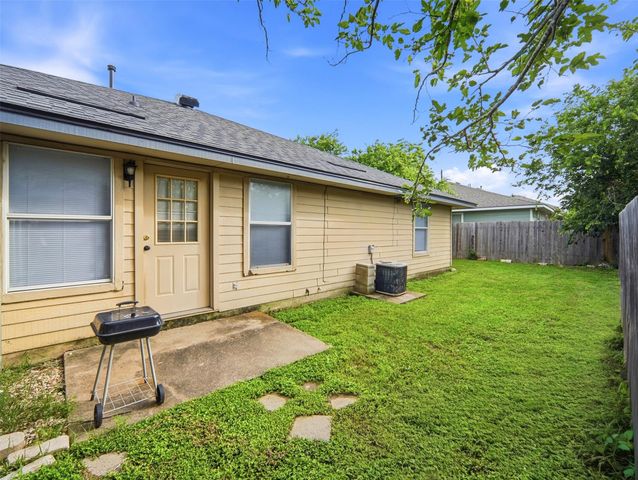 2304 Smith Branch BLVD B, Georgetown, TX 78626