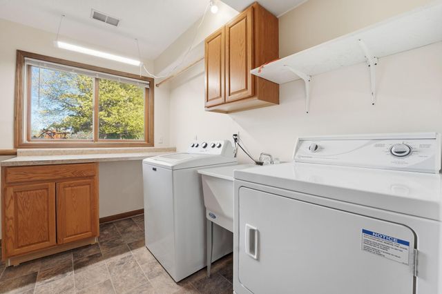 912 Juniper Avenue W, Northfield, MN 55057