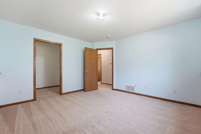 912 Juniper Avenue W, Northfield, MN 55057