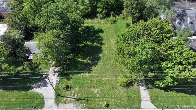 1220 Belsay, Burton, MI 48509