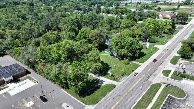 1220 Belsay, Burton, MI 48509