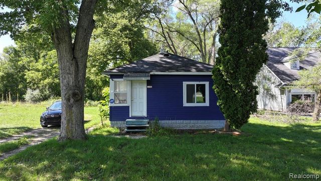 1220 Belsay, Burton, MI 48509