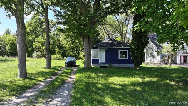 1220 Belsay, Burton, MI 48509