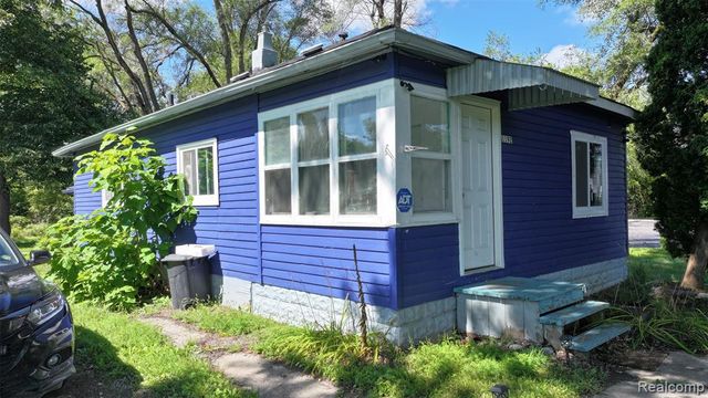 1220 Belsay, Burton, MI 48509