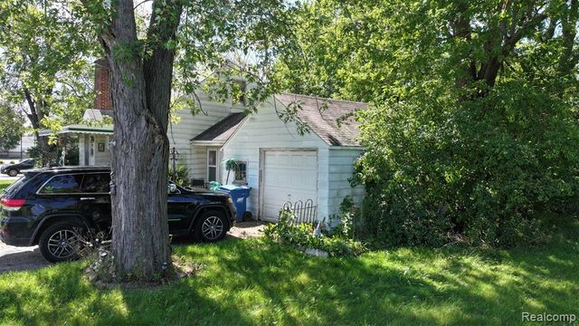 1220 Belsay, Burton, MI 48509