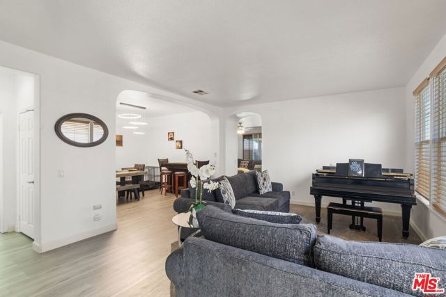 27705 Bluff Vista Way, Menifee, CA 92584