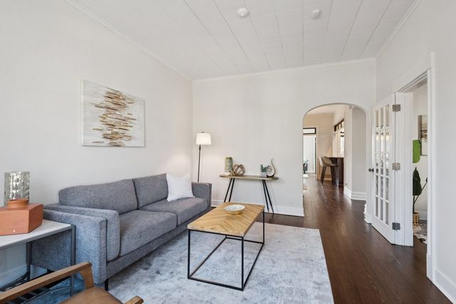 1619 W Bryn Mawr Avenue, Chicago, IL 60660