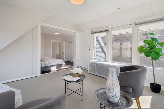 1619 W Bryn Mawr Avenue, Chicago, IL 60660