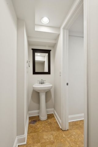 1619 W Bryn Mawr Avenue, Chicago, IL 60660