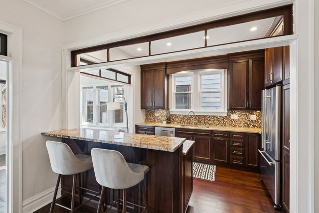 1619 W Bryn Mawr Avenue, Chicago, IL 60660