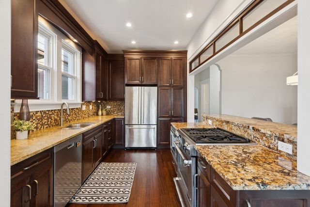 1619 W Bryn Mawr Avenue, Chicago, IL 60660